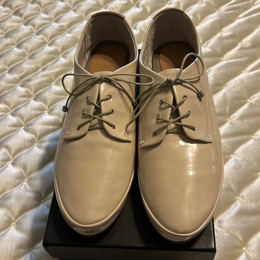 Joe’s Jeans Ephie bone color Patent leather oxford size 9